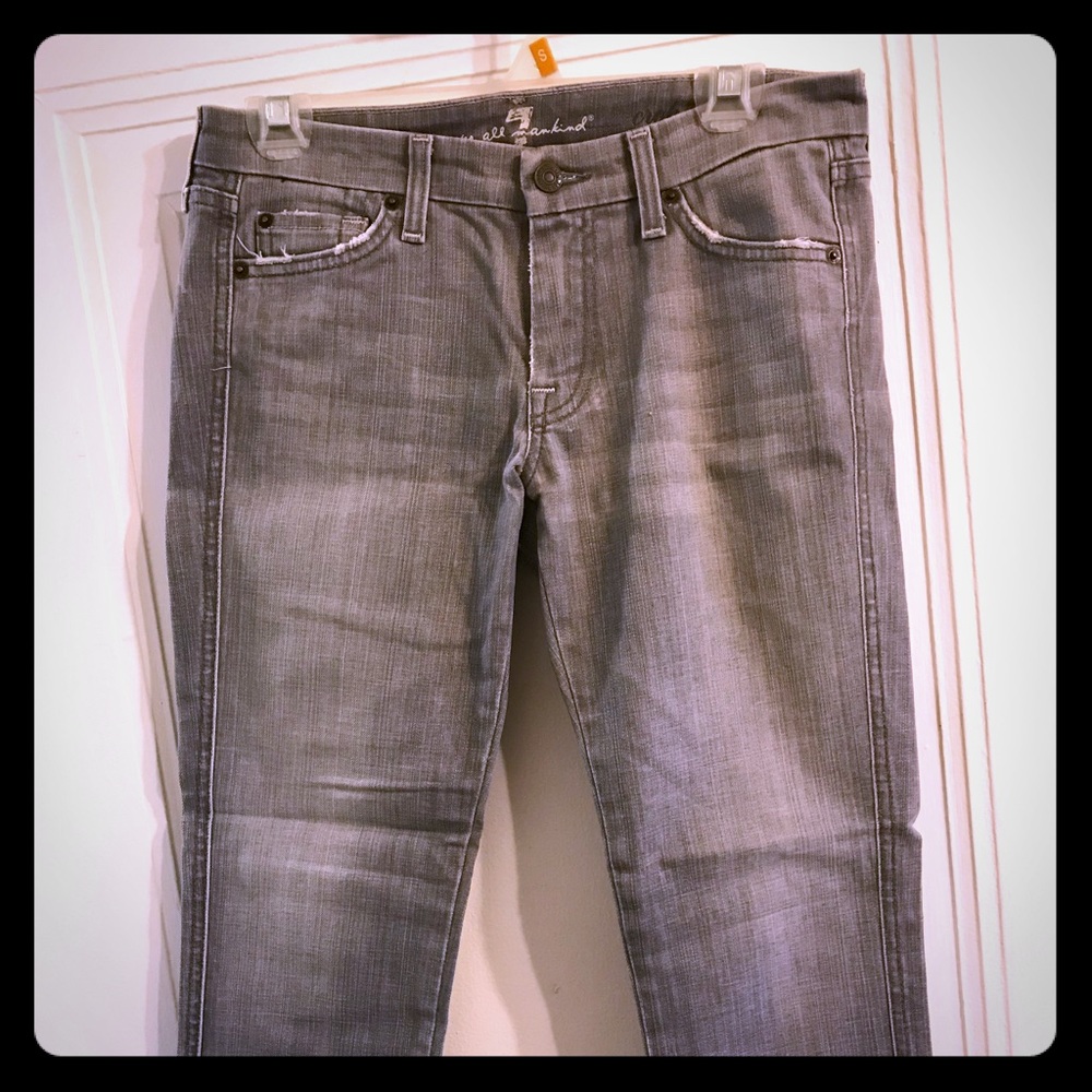 Grey cropped jeans